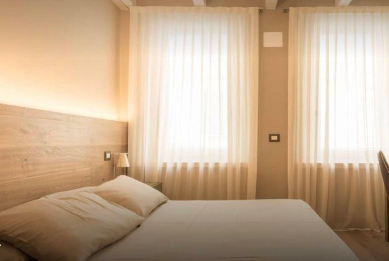 Accademia 21 Bed & Breakfast Mantova Exterior photo